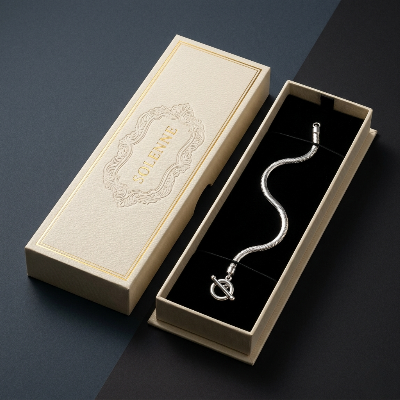 embossed-bracelet-packaging