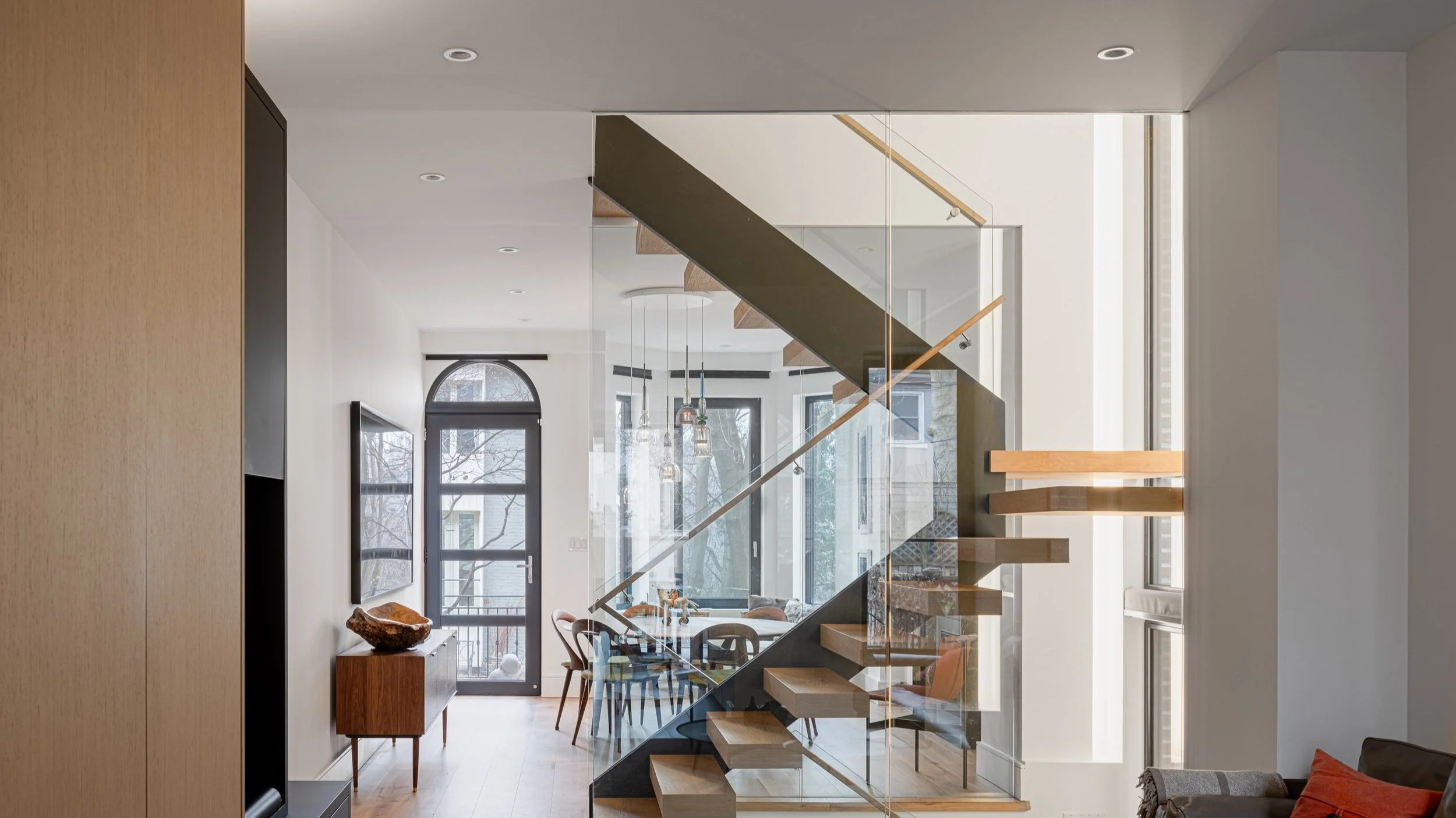 imgi_16_Collier_SideStaircase2BDiningRoom