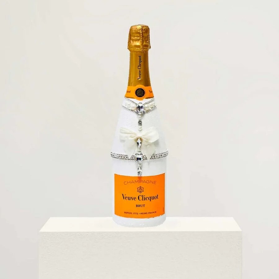 hand-painted-veuve-clicquot-champagne-900×900-1.jpg_2-1