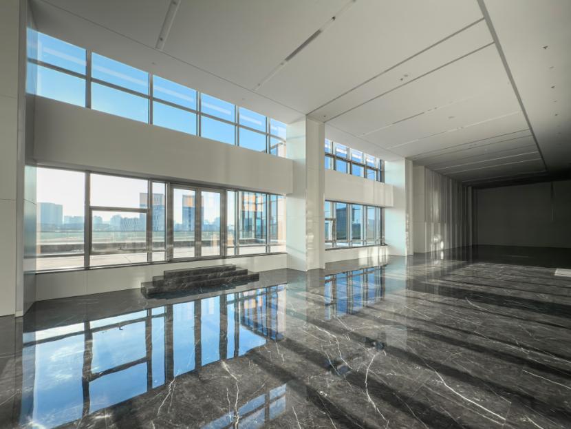 Metallic-Resin-Floor-Banner